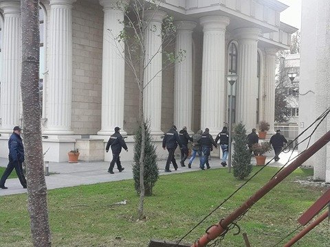 ЕКСКЛУЗИВНИ ДЕТАЛИ од истрагата на приведените за крвавиот четврток: Кога примил решение за притвор, му кажале дека мајка му умрела