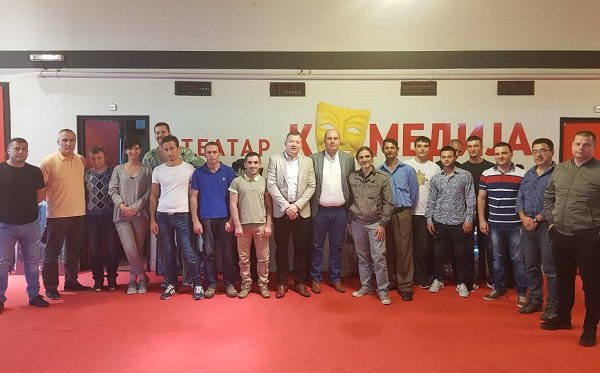 Затвореници од Шутка на претстава во Театар Комедија